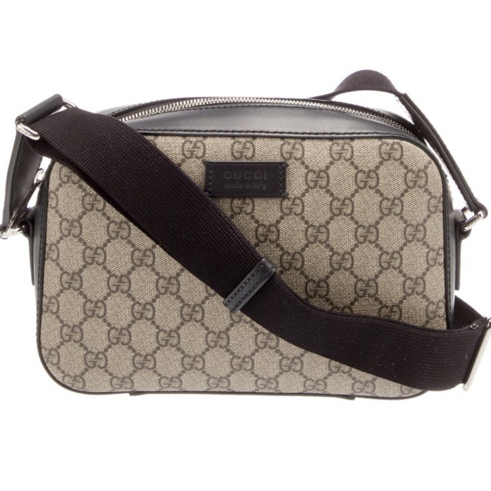 Gucci GG Supreme camera bag